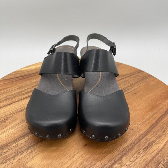 Dansko Thea Sandals Womens Size 7.5 / 38 Black Leather Casual Studded Slingback - Picture 2 of 9